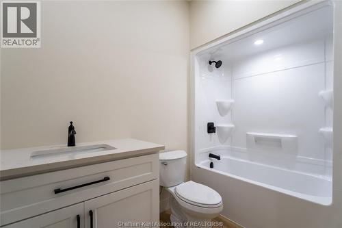 56 Lantern Lane, Chatham, ON - Indoor Photo Showing Bathroom