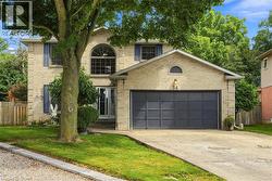 34 LISAJANE Court  Hamilton, ON L9B 2N6