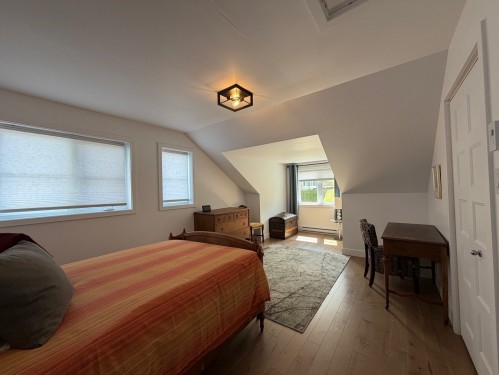 Chambre à coucher principale - 424 Ch. Boulanger, Sutton, QC - Indoor Photo Showing Bedroom