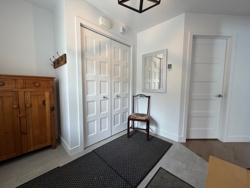Hall d'entrée/Vestibule - 424 Ch. Boulanger, Sutton, QC - Indoor Photo Showing Other Room