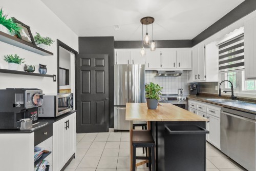 Cuisine - 64 Rue De Lorraine, Repentigny (Repentigny), QC - Indoor Photo Showing Kitchen With Upgraded Kitchen