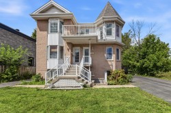 5959 Av. Auteuil  Brossard, QC J4Z 1N1