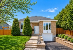 216 Av. St-Louis  Pointe-Claire, QC H9R 4X7