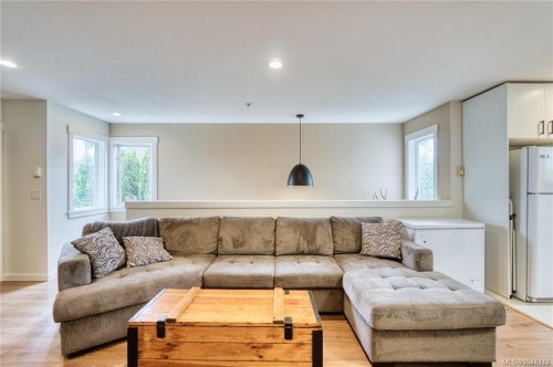 #202-211 Victoria Rd, Nanaimo, BC 