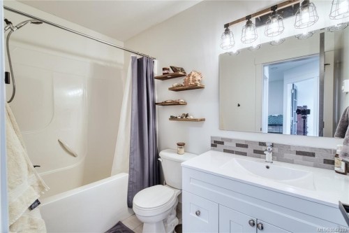 #202-211 Victoria Rd, Nanaimo, BC 