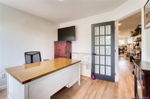 #202-211 Victoria Rd, Nanaimo, BC 