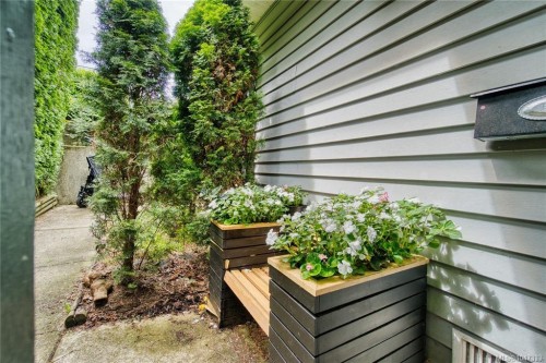 #202-211 Victoria Rd, Nanaimo, BC 