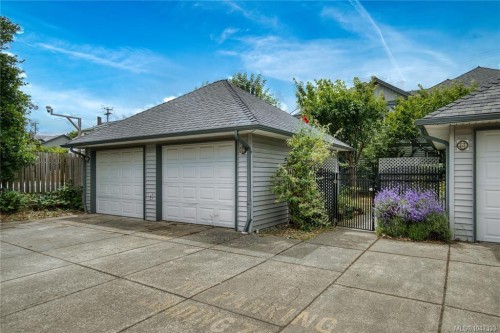 #202-211 Victoria Rd, Nanaimo, BC 