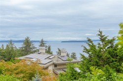 951 Seamist Rise Saanich, BC V8Y 2B3