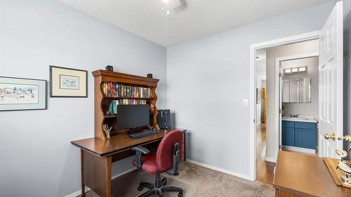 2433 Mcleary  N Crescent, Cranbrook, BC - Indoor Photo Showing Office