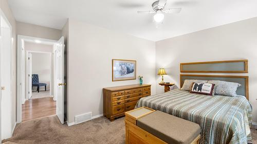 2433 Mcleary  N Crescent, Cranbrook, BC - Indoor Photo Showing Bedroom