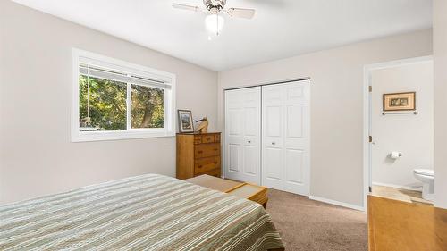 2433 Mcleary  N Crescent, Cranbrook, BC - Indoor Photo Showing Bedroom