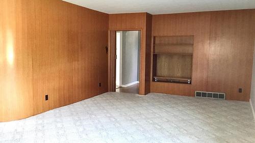106 7Th Avenue, Kimberley, BC - Indoor Photo Showing Other Room