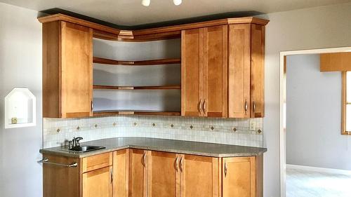 106 7Th Avenue, Kimberley, BC - Indoor Photo Showing Kitchen