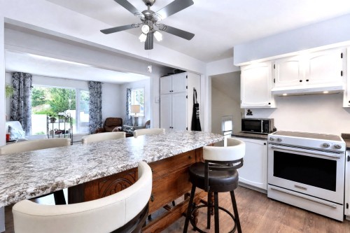 Coin-repas - 181 Rue Beaulieu, Maniwaki, QC - Indoor Photo Showing Kitchen