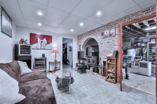 Salle familiale - 181 Rue Beaulieu, Maniwaki, QC - Indoor