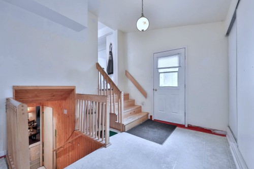 Hall d'entrée/Vestibule - 181 Rue Beaulieu, Maniwaki, QC - Indoor Photo Showing Other Room