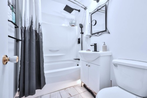Salle de bains - 181 Rue Beaulieu, Maniwaki, QC - Indoor Photo Showing Bathroom