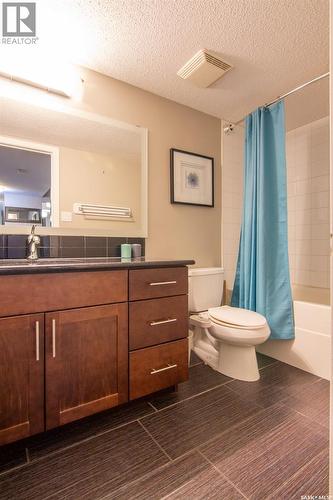 201 320 5Th Avenue N, Saskatoon, SK - Indoor Photo Showing Bathroom