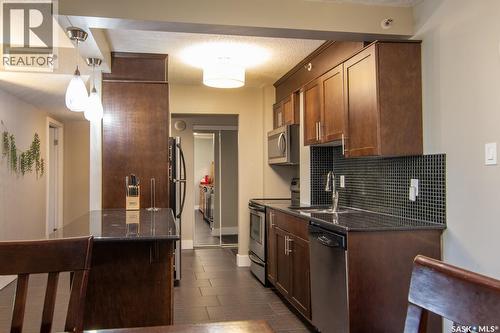 201 320 5Th Avenue N, Saskatoon, SK - Indoor Photo Showing Kitchen
