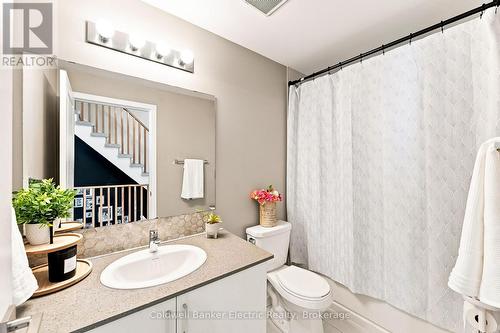 42 William Duncan Road, Toronto (Downsview-Roding-Cfb), ON - Indoor Photo Showing Bathroom