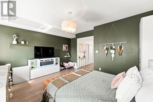 42 William Duncan Road, Toronto (Downsview-Roding-Cfb), ON - Indoor Photo Showing Bedroom