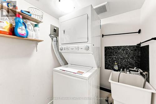 42 William Duncan Road, Toronto (Downsview-Roding-Cfb), ON - Indoor Photo Showing Laundry Room