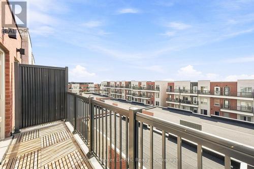 42 William Duncan Road, Toronto (Downsview-Roding-Cfb), ON - Outdoor