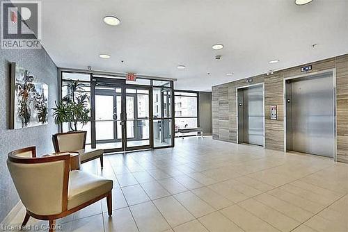 5020 CORPORATE Drive Unit# 215 , Burlington, Ontario L7L 0H7 2