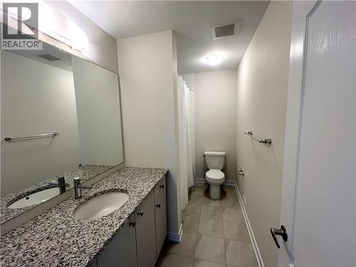 66 Aviron Crescent, Welland, ON - Indoor Photo Showing Bathroom