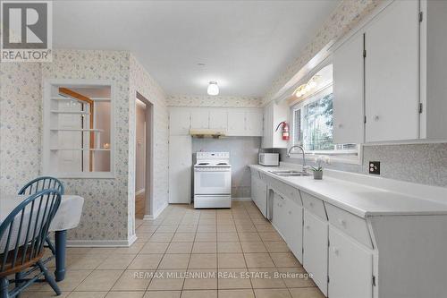 37 Radford Street, Hamilton, ON - Indoor Photo Showing Kitchen With Double Sink