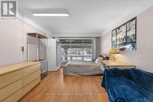 37 Radford Street, Hamilton, ON - Indoor Photo Showing Bedroom