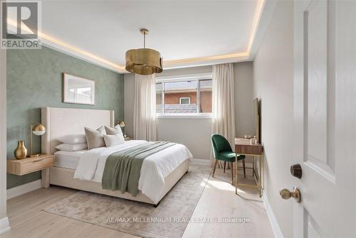 37 Radford Street, Hamilton, ON - Indoor Photo Showing Bedroom