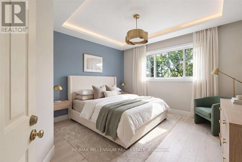 37 Radford Street, Hamilton, ON - Indoor Photo Showing Bedroom