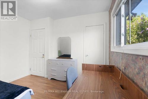 37 Radford Street, Hamilton, ON - Indoor Photo Showing Bedroom