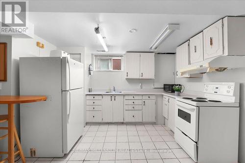 37 Radford Street, Hamilton, ON - Indoor Photo Showing Kitchen