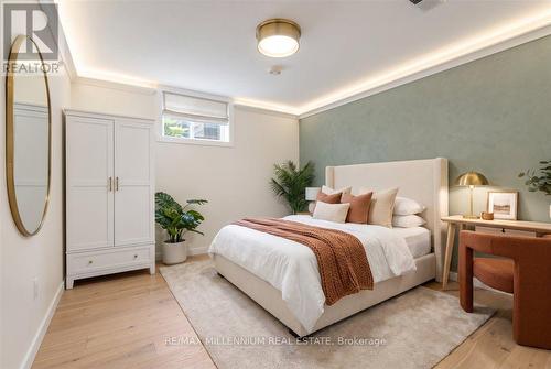 37 Radford Street, Hamilton, ON - Indoor Photo Showing Bedroom