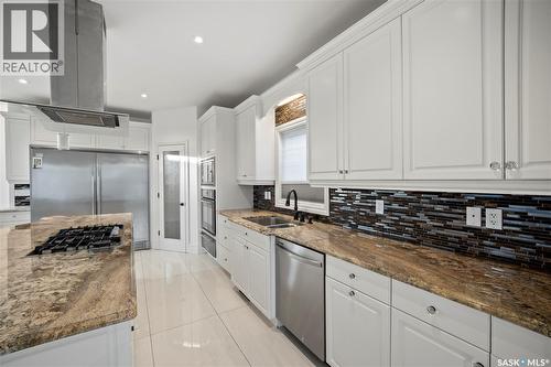 4622 Malcolm Drive, Regina, SK - Indoor Photo Showing Kitchen With Double Sink