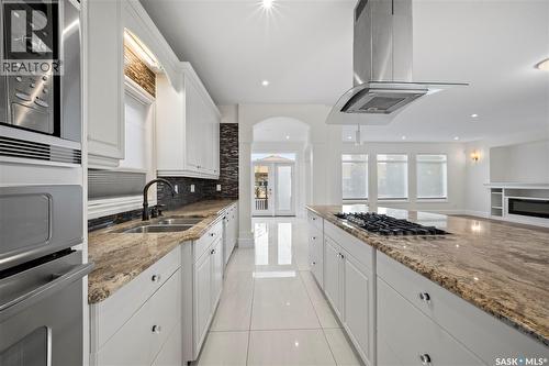 4622 Malcolm Drive, Regina, SK - Indoor Photo Showing Kitchen With Double Sink