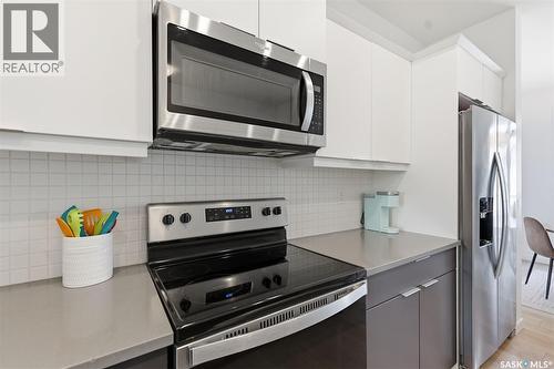 171 Taube Avenue, Saskatoon, SK - Indoor Photo Showing Kitchen