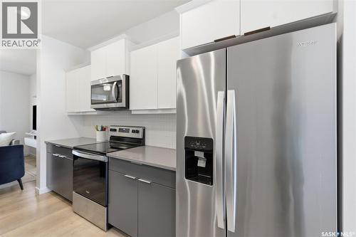 171 Taube Avenue, Saskatoon, SK - Indoor Photo Showing Kitchen