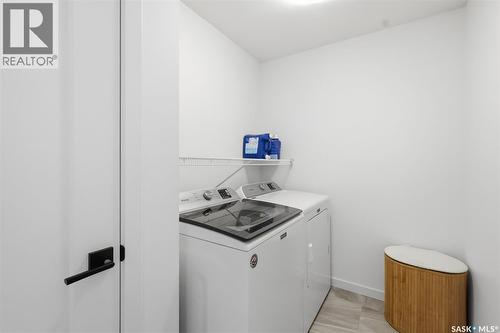 171 Taube Avenue, Saskatoon, SK - Indoor Photo Showing Laundry Room