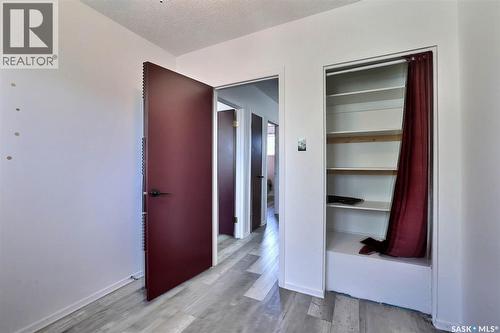 415 Mcintosh Street, Regina, SK - Indoor