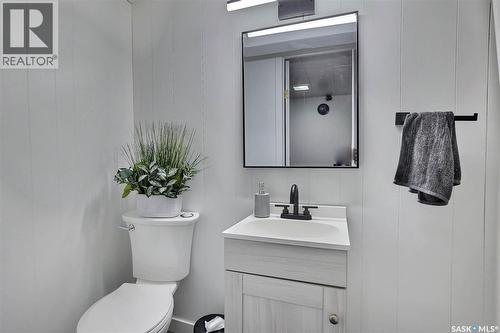 415 Mcintosh Street, Regina, SK - Indoor Photo Showing Bathroom