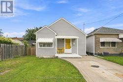 328 WOODWARD AVENUE  Hamilton, ON L8H 6N5
