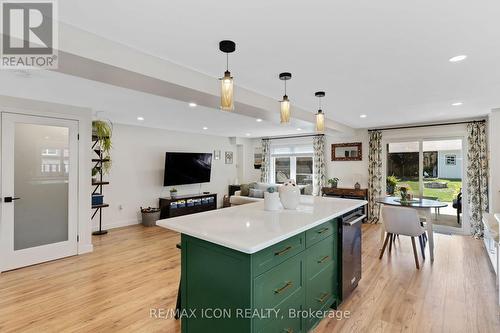 311 Misty Crescent, Kitchener, ON - Indoor Photo Showing Kitchen