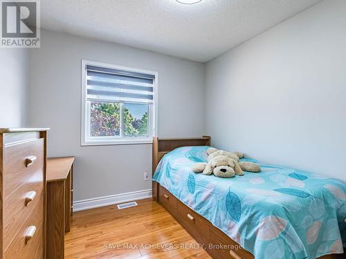 1041 Blizzard Road, Mississauga, ON - Indoor Photo Showing Bedroom