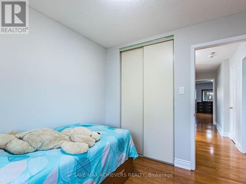 1041 Blizzard Road, Mississauga, ON - Indoor Photo Showing Bedroom