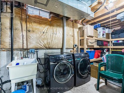 1041 Blizzard Road, Mississauga, ON - Indoor Photo Showing Laundry Room