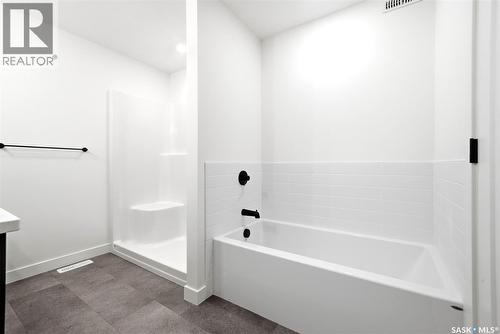 3023 Regina Avenue, Regina, SK - Indoor Photo Showing Bathroom